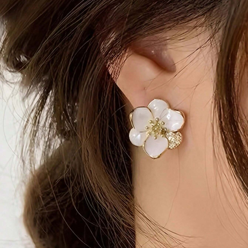Белые цветочные серьги-гвоздик – обзор и цена Korean Girls Lifestyle